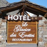bonneval-sur-arc-bar-le-glacier-des-evettes