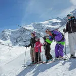 © Groupe d'enfants en cours de ski - Fresh Influence