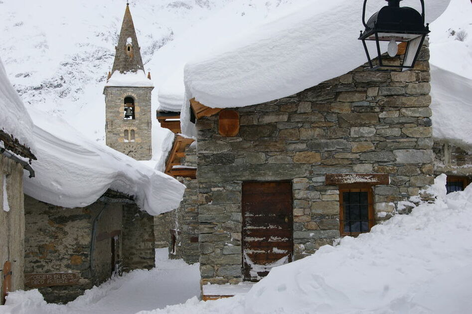 © Vieux village de Bonneval-sur-Arc en hiver - HMVT