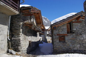 © Vieux village de Bonneval-sur-Arc en hiver - HMVT
