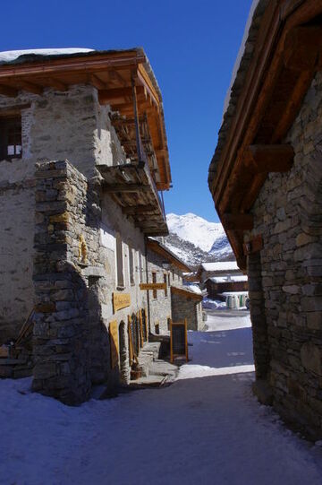 © Vieux village de Bonneval-sur-Arc en hiver - HMVT