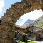 © Bonneval sur Arc, été, arche de pierre - Pascal Cariou