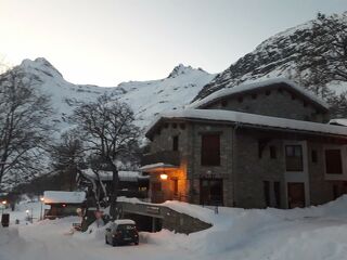 Outside view of the daycare center in winter - Les P&#039;tits Chabottes