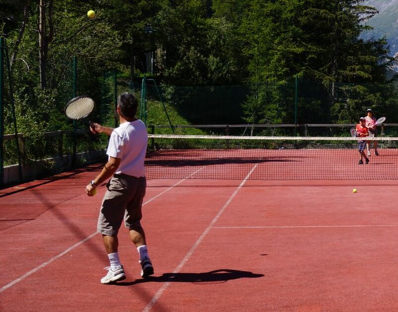 © Terrain de tennis - OT HMV