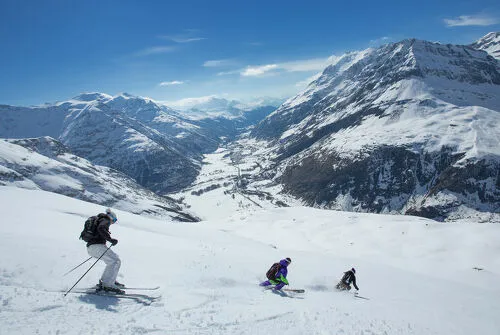 Bonneval sur Arc lifts