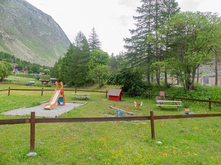 © Aire de jeux enfants à Bonneval sur Arc - B. Filliol OT HMV