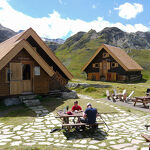 © Pique-nique en exterieur - Refuge du Fond des Fours - Val d'Isère - pnv