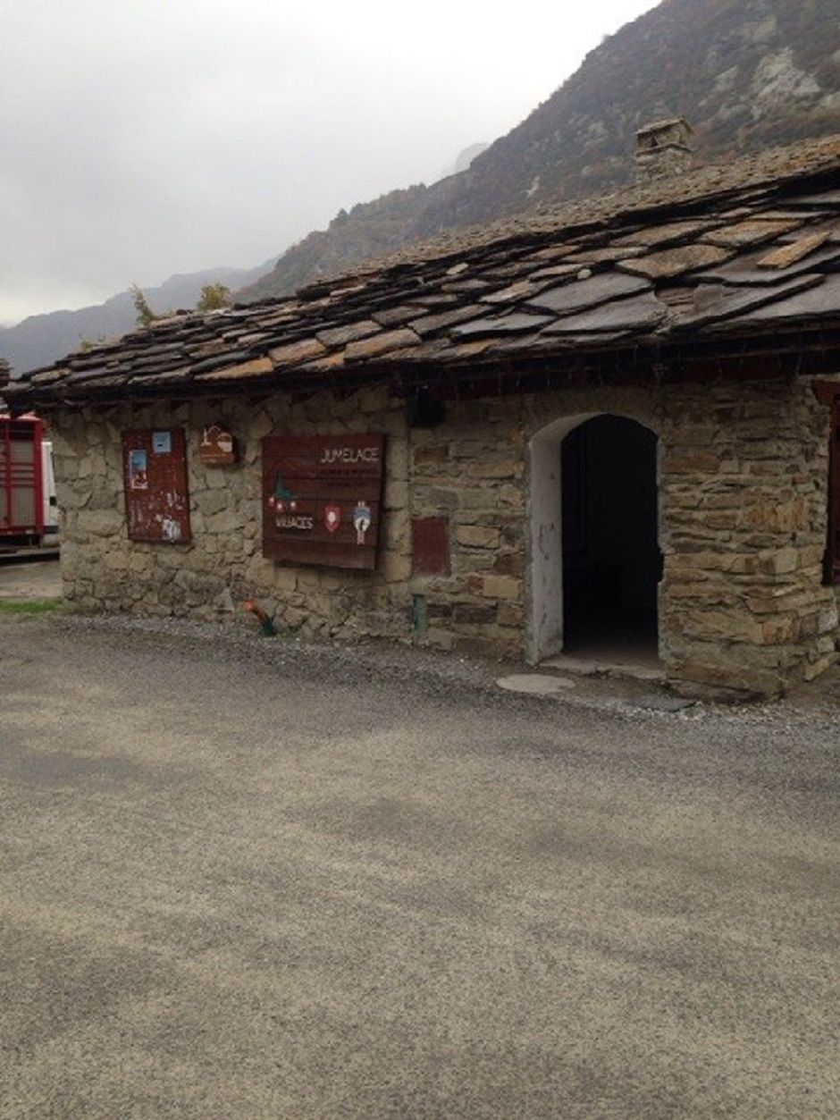© Arret 101 Le lavoir Bonneval - CCHMV