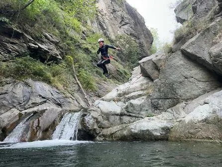 Canyoning trip to the Ecot canyon