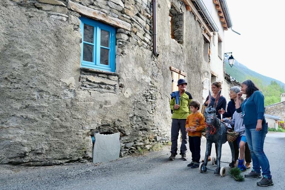 © Visite-jeu avec l'âne Antoine - © S. Perez