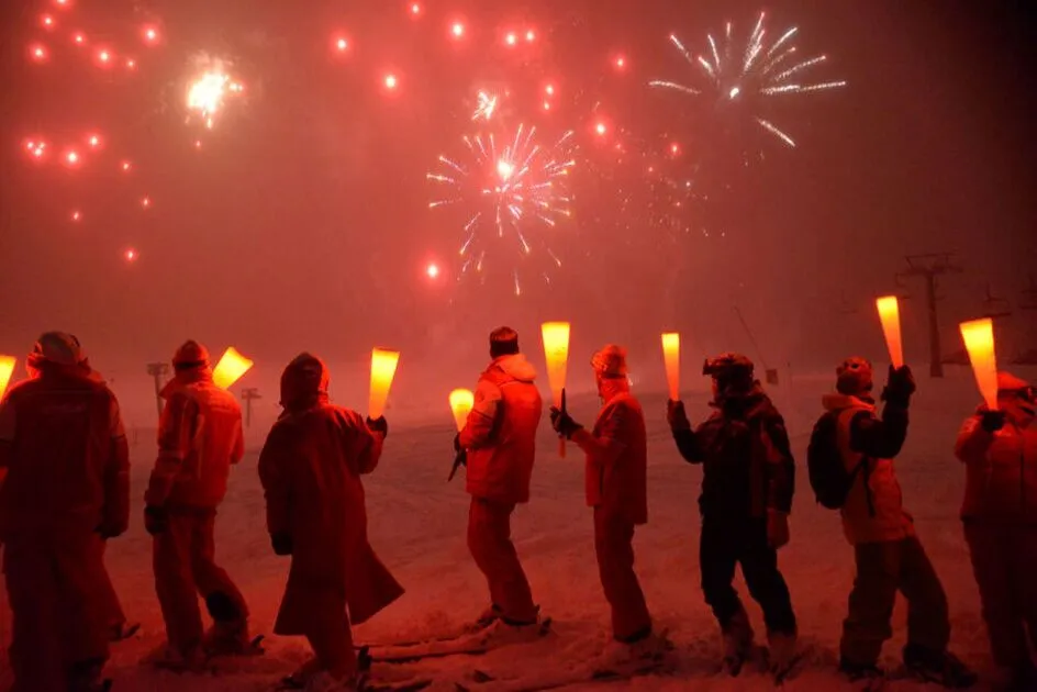 © Torchlight descent and fireworks display_Bonneval-sur-Arc - google