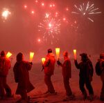 © Descente aux flambeaux et feu d'artifice à Bonneval-sur-Arc - google