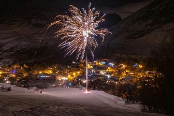 © Descente aux flambeaux et feu d'artifice à Bonneval-sur-Arc - D.Cuvelier - OTHMV