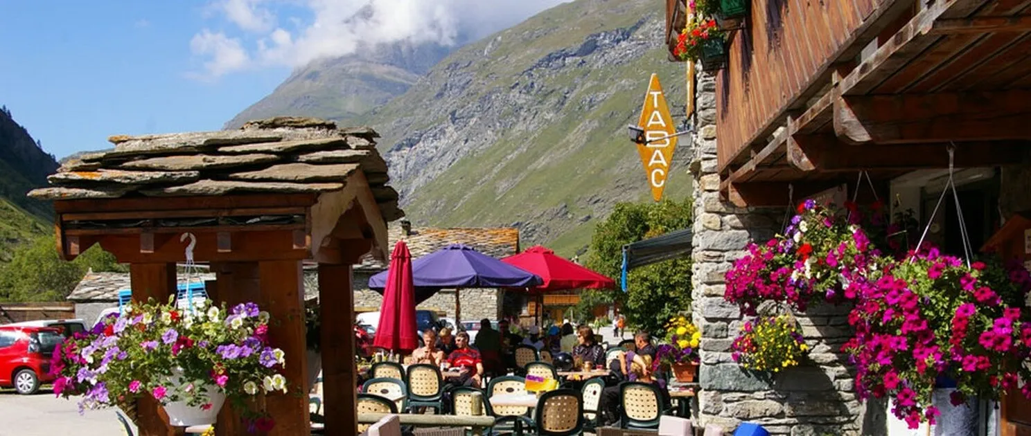 © bonneval-sur-arc-ete-restaurant-le-glacier-des-evettes-terrasse - Personnaz Pierre