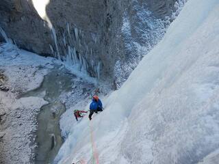 © bonneval-sur-arc-cascade-glace-bureau-guides - Bureau des Guides Yannik Anselmet