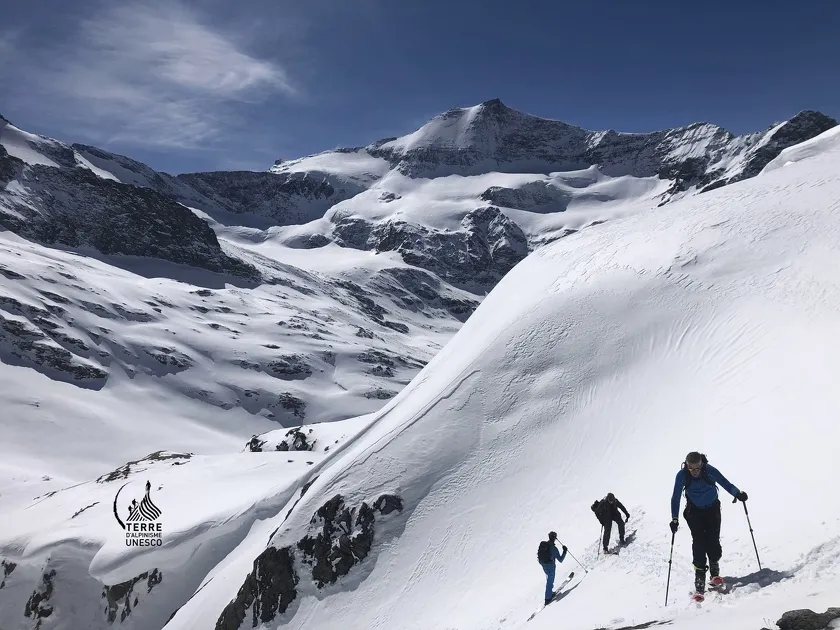 © Mountaineering movies - Johla Roc_Bonneval-sur-Arc - Terre d'Alpinisme