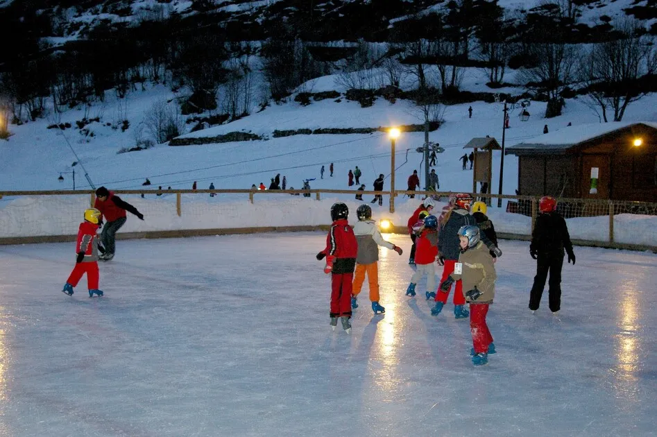 © Patinoire naturelle de Bonneval sur Arc - OTHMV - P.Cariou