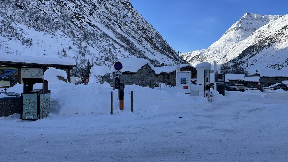 © Borne de recharge pour véhicules électriques_Bonneval-sur-Arc - Mairie de Bonneval sur Arc