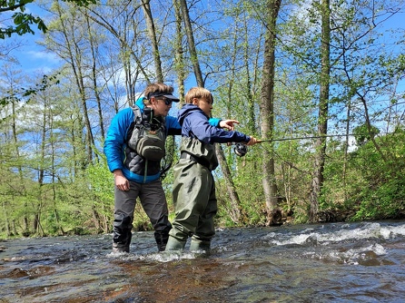 Pêche en montagne tous niveaux avec un moniteur guide