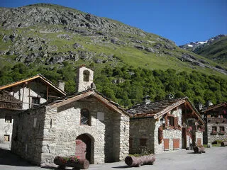 © Cycling up the Col de l'Iseran from Bonneval sur Arc - SavoieMontBlanc-Lecoq